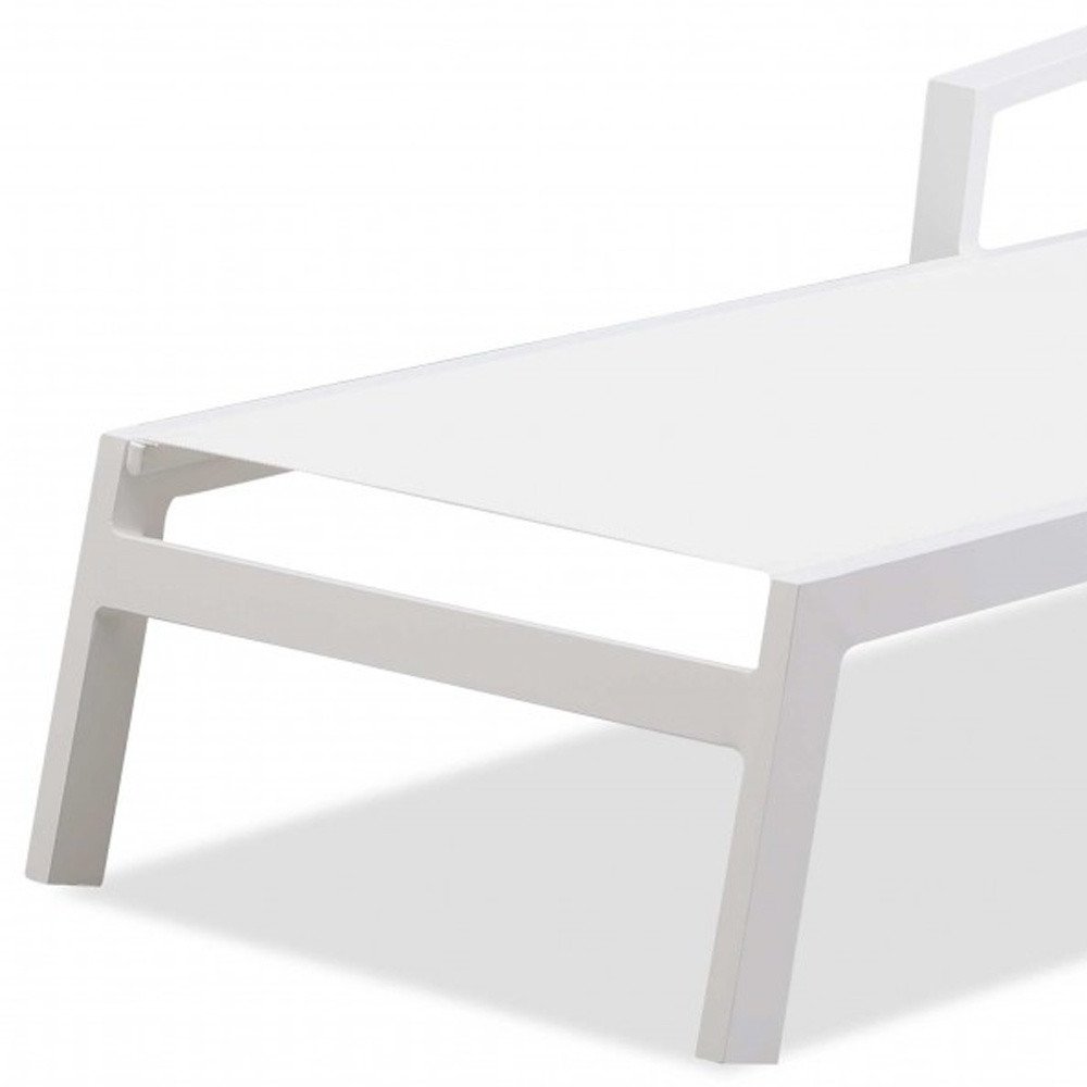 Set Of 2 White Modern Aluminum Chaise Lounges - Outdoor Patio Chair