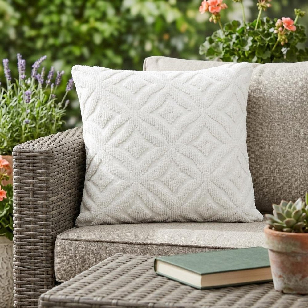 18"x18" White Indoor/Outdoor Ogee Decorative Pillow