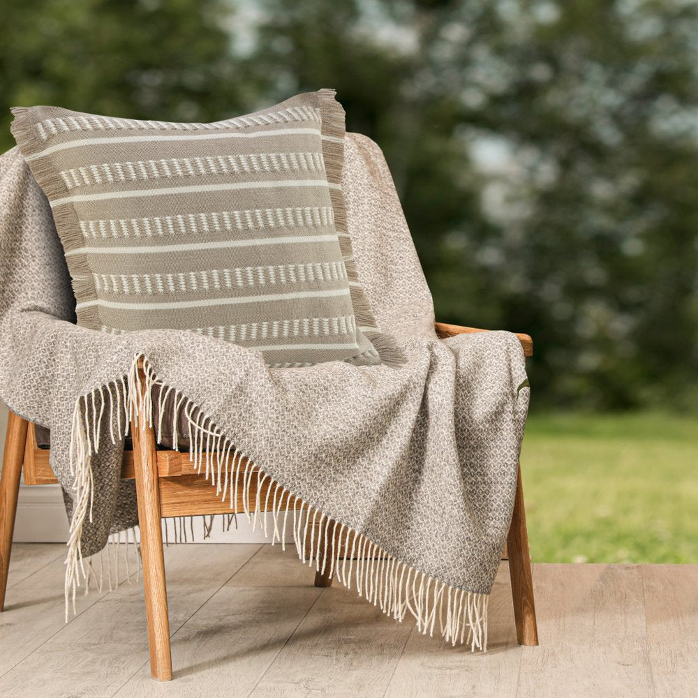 24" x 24" Tan Zippered Coastal Indoor/Outdoor Patio Throw Pillow